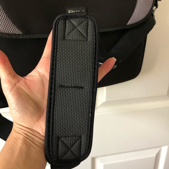 Targus laptop case - Picture 4 of 9